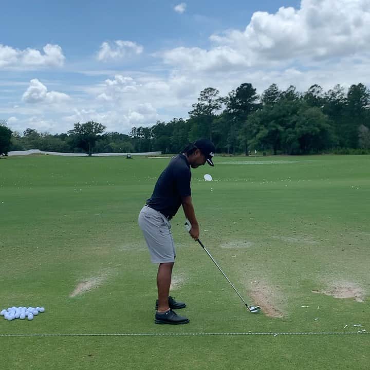 小平智のインスタグラム：「久しぶりスイング投稿‼️ 6番アイアン⛳️昨日の36ホールで疲れてふれてない😭笑 #スイング #アイアン #PGA #USPGA #ゴルフ #楽しい #試行錯誤 #諦めない #気持ち #小平智」