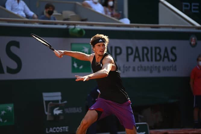 アレクサンダー・ズベレフさんのインスタグラム写真 - (アレクサンダー・ズベレフInstagram)「Semi-Final bound 💥🙌🏼 Can’t wait for Friday!🎾@rolandgarros」6月9日 5時04分 - alexzverev123