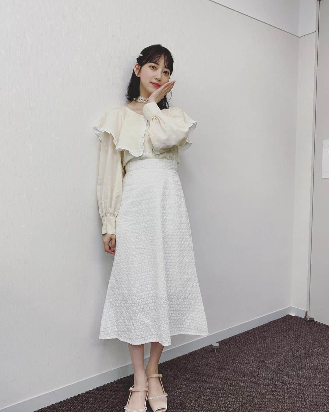 堀未央奈さんのインスタグラム写真 - (堀未央奈Instagram)「🫖  今日18:45〜放送 あいつ今何してる？の 衣装です🌼  チョーカーは私物です🪡」6月9日 12時23分 - horimiona_official