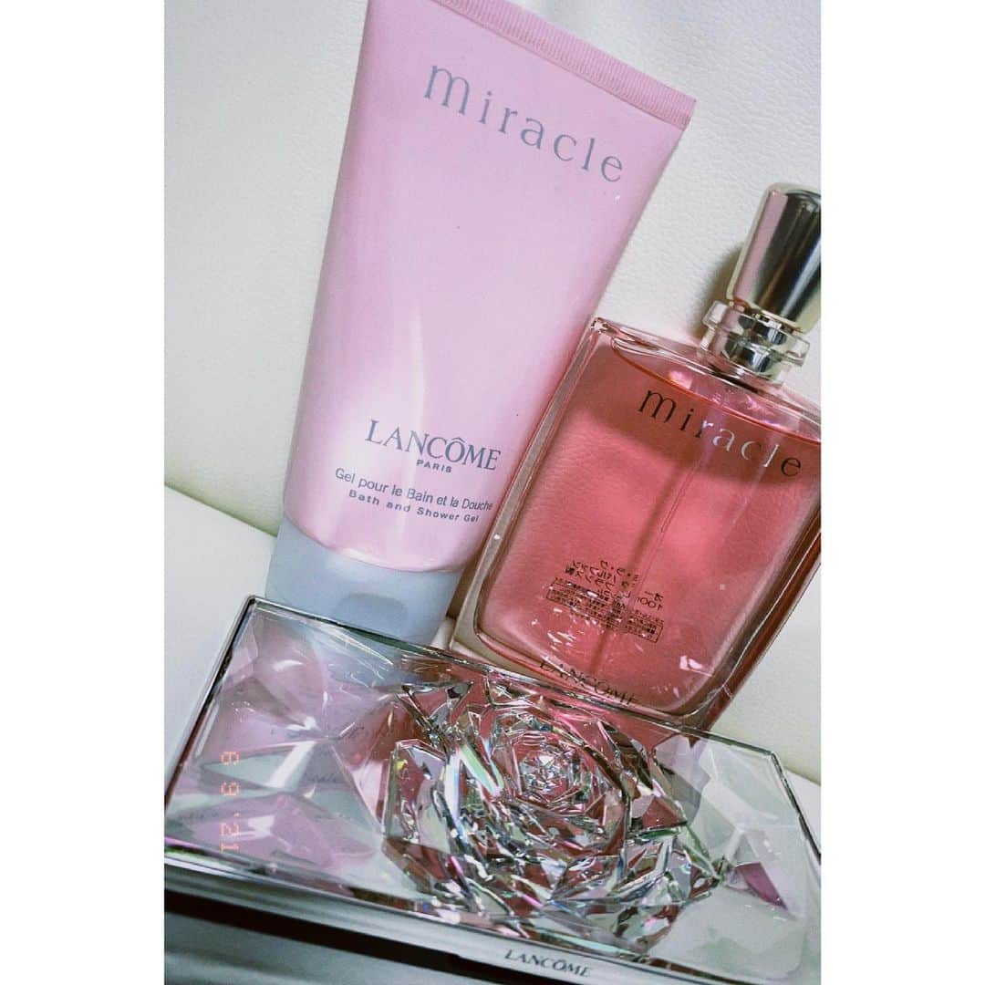 のインスタグラム：「LANCOME♡﻿ ・﻿ ・﻿ ありがとうございます🥰💖﻿ #LANCOME﻿ #ランコム」