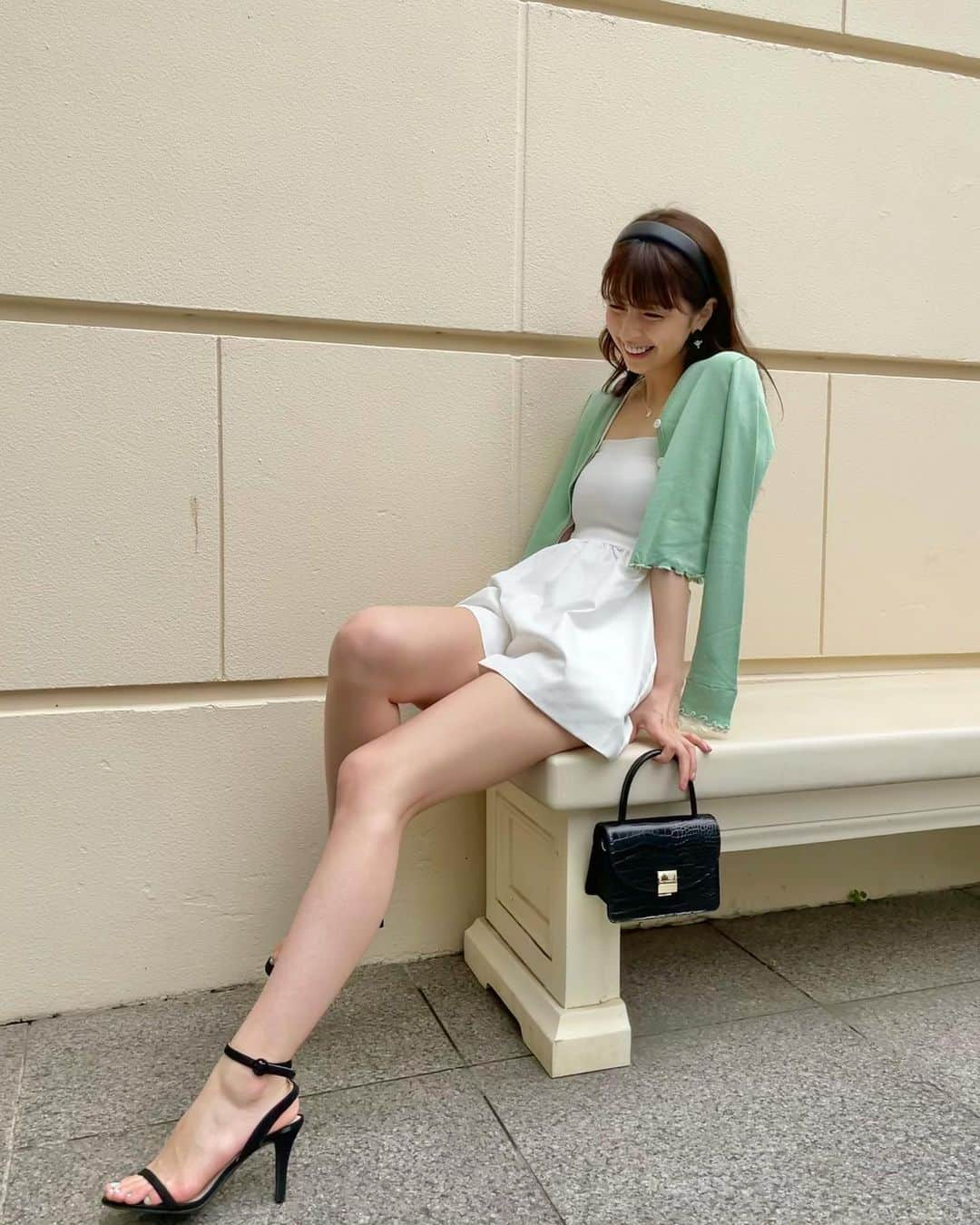 柳ゆり菜さんのインスタグラム写真 - (柳ゆり菜Instagram)「summer’s here！！  velmuerの撮影オフショット🦜」6月9日 13時09分 - yurinayanagi__