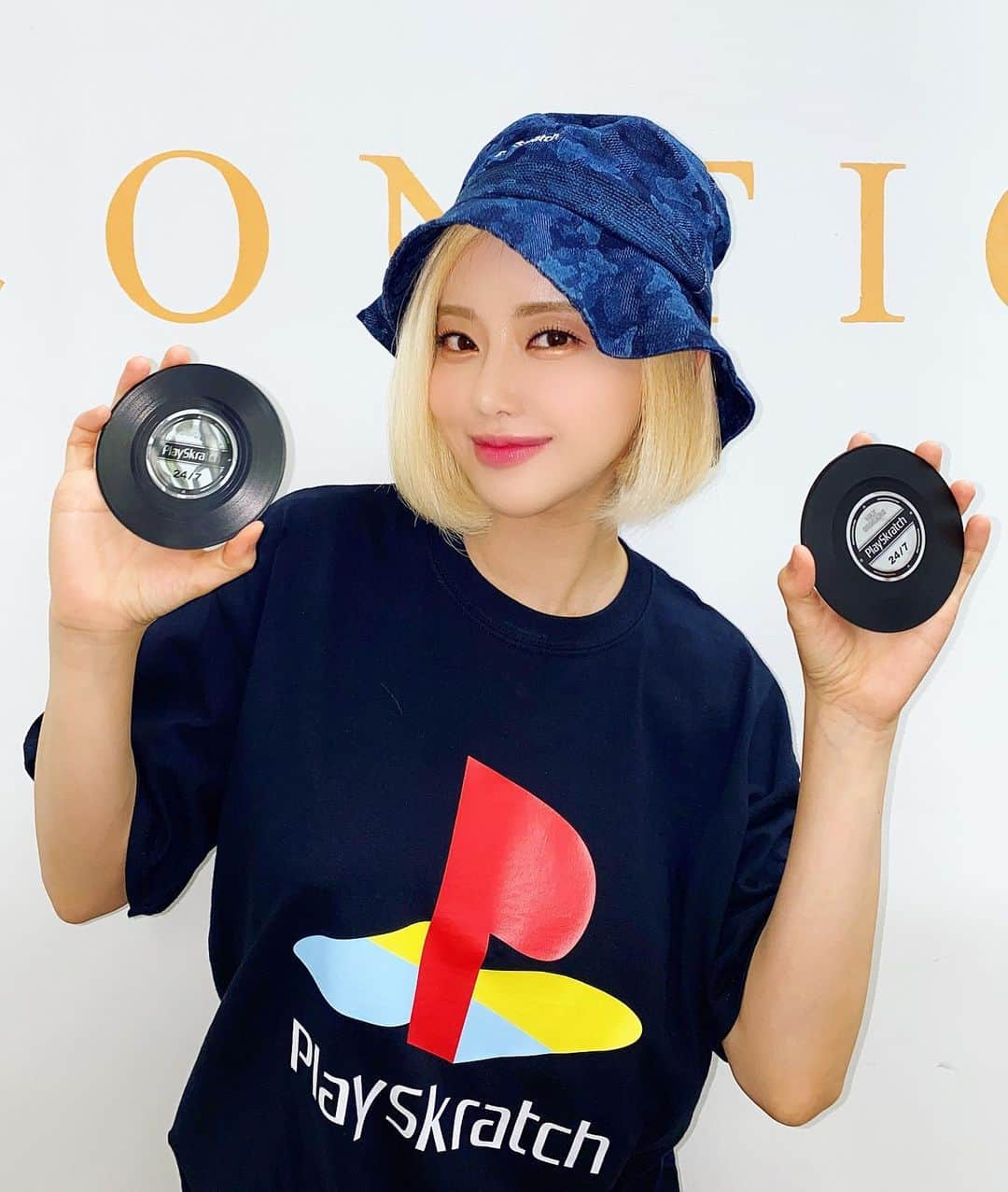 Dj Sodaさんのインスタグラム写真 - (Dj SodaInstagram)「내가 좋아하는 도넛 엘피판!!🍩🍩 #PlaySkratch @waxgrinders ❤️💛💙」6月9日 23時57分 - deejaysoda