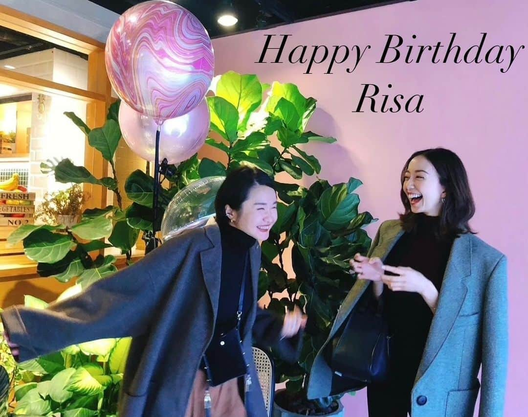 松島花さんのインスタグラム写真 - (松島花Instagram)「: Happy Birthday @riiiiisasu 🥳👏🏻 今日は愛する友達の誕生日です🎂 理沙がアパレルの仕事についてから、 私が16歳からの付き合いです✨ 今はファッションの仕事を卒業し、 愛知の実家で農業を継いでいる彼女🍑 早く手伝いに行きたいし... 東京にも来てほしいし... とにかく会いたいよ...会える日まで お互い体に気をつけよう👍🏻 ハグしたいよー❤️ : 写真は2019年12月に行った台湾📷 #6月9日 #お誕生日おめでとう #親友 #Happybirthday #HBD #friends」6月9日 18時12分 - hana_matsushima_official