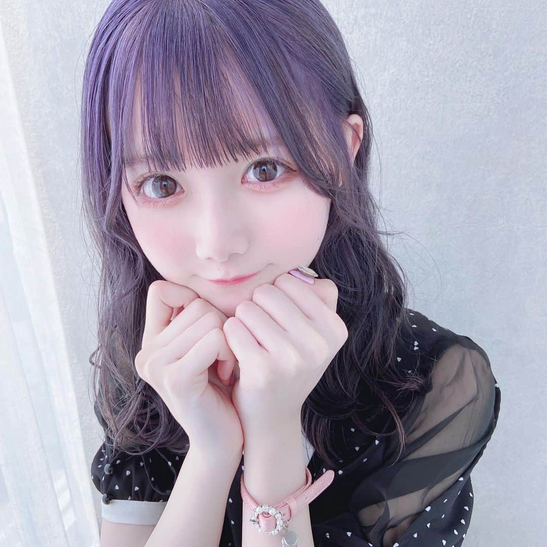 山本あこのインスタグラム：「かわいい色にしてもらいました૮ . ̫ . ა💜」