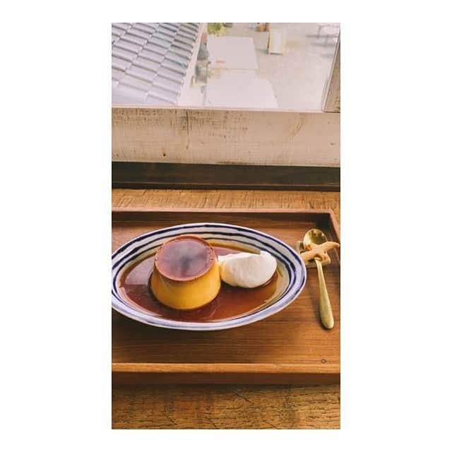 Eri Koyamaのインスタグラム：「. 食べたらわかる意思の強さ🍮 福島はホットサンド食べれるところがいっぱい🥪 東京にはあまりなかったかも？  帰りにアップルパイとミートパイを買って帰ったよ◯  沖縄やちむんとか雑貨もかわいかったから 用途見つけたら買いにこよう😌🧺  #ウミネコ商店 #いわきカフェ #福島」