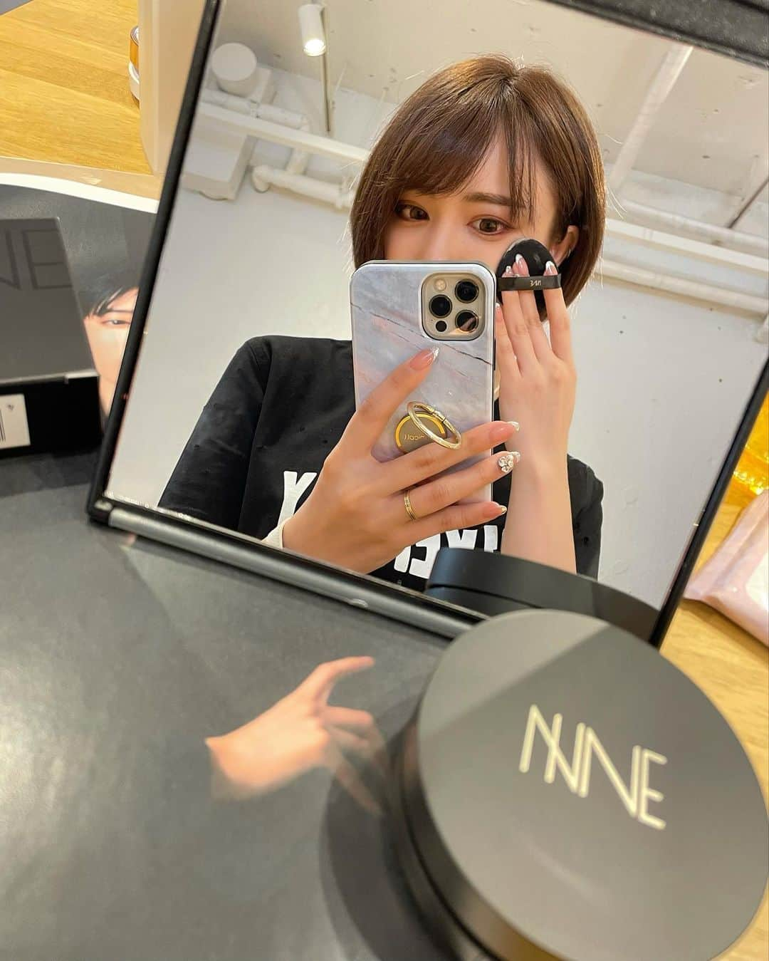 サキ吉さんのインスタグラム写真 - (サキ吉Instagram)「新ブランドNINEが開催する「ファンデLABO」という座談会イベントに参加してきたよ☺️💕 ． 昨日ストーリーに載せたとおり、 このNINEグラインディングファンデーションというファンデが今日6/9に発売しました❤️ ． NINEについての理解を深めて、本日の講師の人気美容家松田唯花さんと人気ヘアメイク高橋有紀さんにそれぞれの肌質に合ったNINEの使い方をレクチャーしていただきました🥺💓 ． 私砂漠くらいの乾燥肌で💥 ファンデがのらない＆浮いちゃう悩みもあって使えるファンデがかなり限られてたんだけど💦 このNINEは艶感あるけどテカリ過ぎない、艶マットみたいな絶妙なバランスなの！✨ 下地も基本いらないんだけど、乾燥ひどい私にオススメな下地とかスキンケアも教わったから合わせて試してみよっと☺️ 下地にある程度ツヤ感があるものを使うといいみたいだよ✨ (MACのストロボクリームとか👌) ． また使ってみてみんなにシェアするね💕 ． #NINEグラインディングファンデーションメイクレッスン #美容家 #ファンデーション #コスメ好き #美容針ファンデーション #鉛筆削りファンデ #針ファンデーション #肌ケア #カバー力 #乾燥肌 #針美容 #ナインファンデ #9ファンデ #pr @nineshop_official」6月9日 20時05分 - sakikichi1201