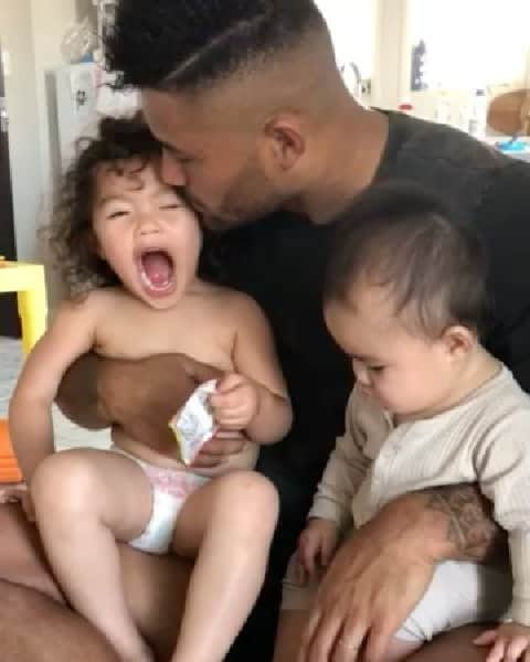 アマナキ・レレィ・マフィのインスタグラム：「my two girls ❤️」