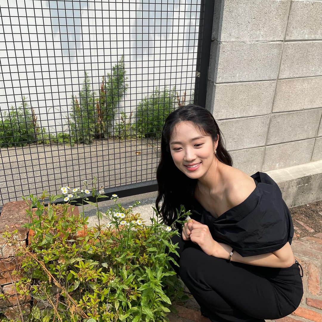 キム・ヘユンさんのインスタグラム写真 - (キム・ヘユンInstagram)「☀️ #미드나이트」6月9日 20時14分 - hye_yoon1110