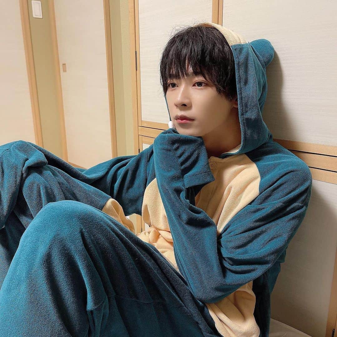 双葉小太郎のインスタグラム：「ハロアニョハセヨ！コタゴッチTVのコタゴンです🤪」