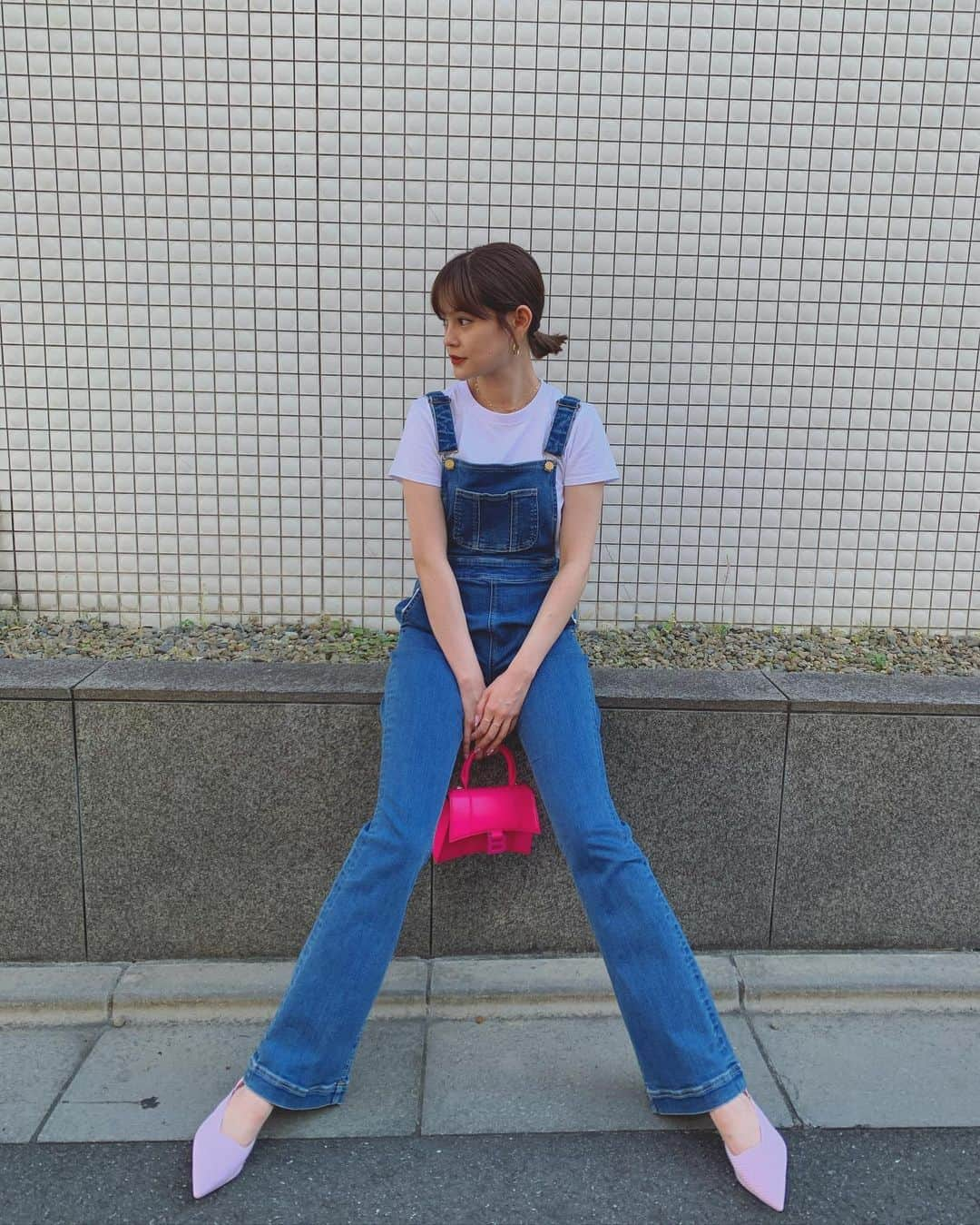 emmaさんのインスタグラム写真 - (emmaInstagram)「🎀  tops : e/s @sly_official × @okss2121  bottoms : e/s @sly_official × @okss2121  bag : @balenciaga  shoes : e/s @sly_official × @okss2121  愛を持って作ったお洋服たち❤︎ お気に入りすぎて毎日着ちゃう。💋」6月9日 21時27分 - okss2121