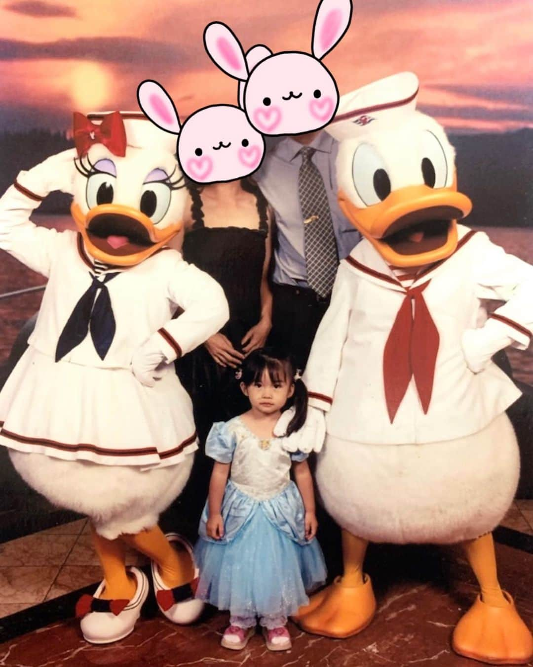 牧野真莉愛さんのインスタグラム写真 - (牧野真莉愛Instagram)「♡ ♡ 💙🎂HAPPY BIRTHDAY，DONALD DUCK❣️❣️🎂💙 LOVE❤MARIA ♡ ♡  #ハッピーバースデードナルド 💙」6月9日 23時00分 - maria_makino.official