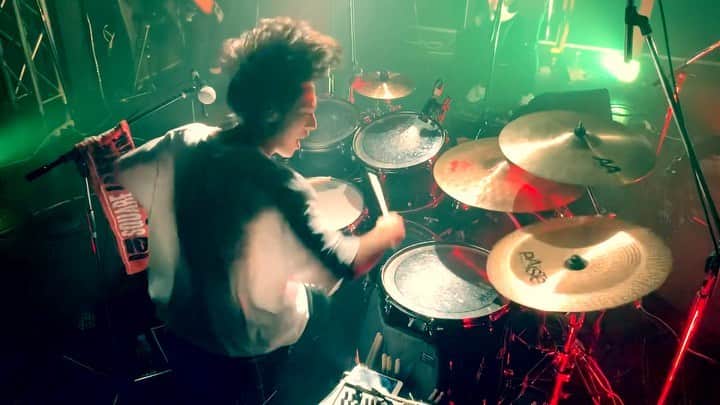 Hasshi（はっしー）のインスタグラム：「ロックは死なねぇ  それを体現するドラムを目指して。  #ロックの日 #ドラム #drum #drummer #rock #voisquarecat」