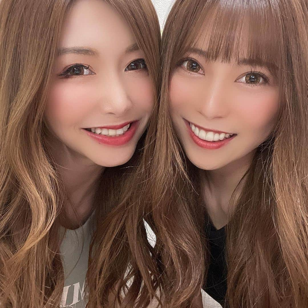 愛弓りょうさんのインスタグラム写真 - (愛弓りょうInstagram)「#百瀬凛花 ちゃんとお米パーリー😊 ・ ・ ・ ・ #楽し過ぎた #お米パーリー #雪椿 #sugarabo米 #ご飯のお供 #ご飯のお供選手権 #天来烏骨鶏卵 #ごはんですよ #2人で3合ペロリ」6月9日 23時47分 - ryo_ayumi1027