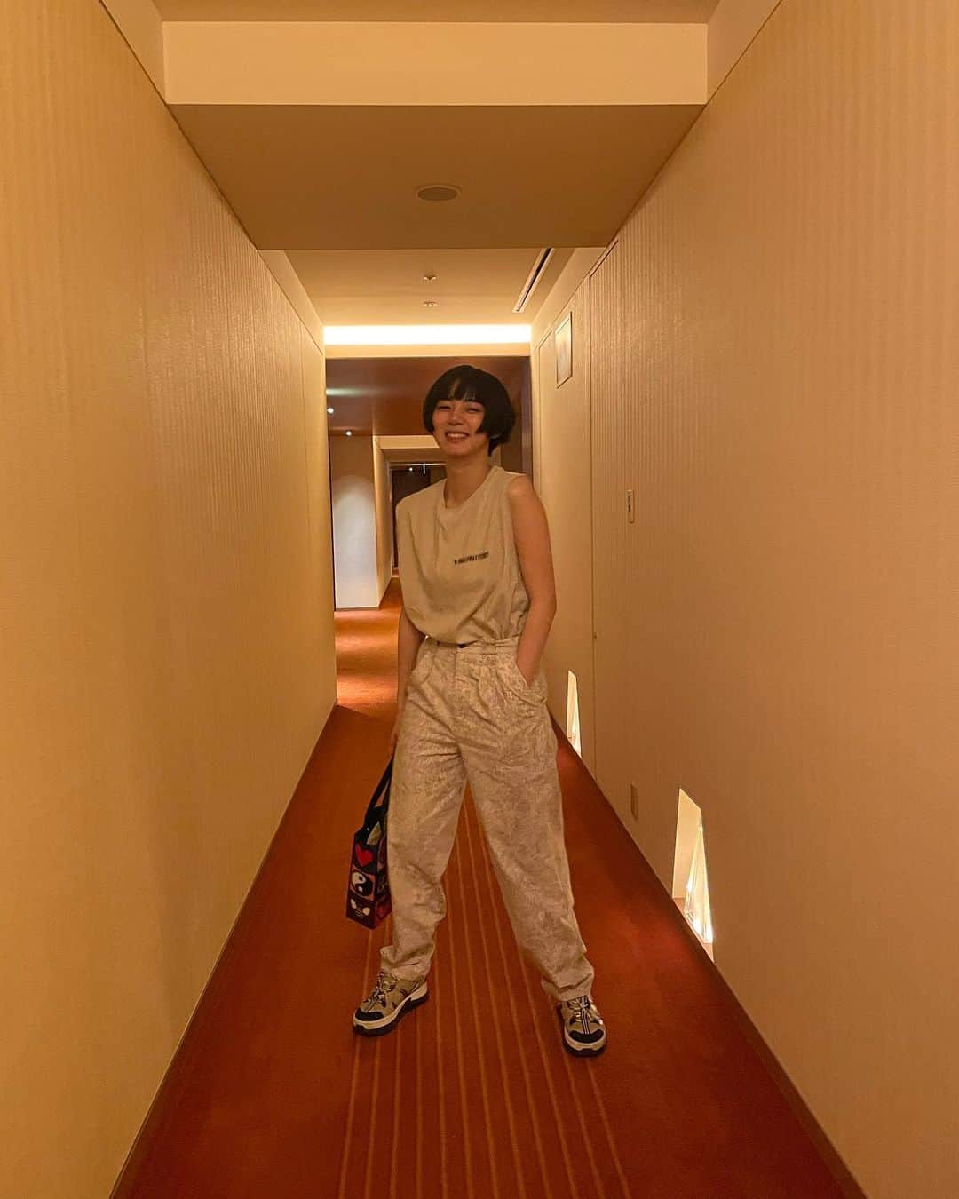 池田エライザさんのインスタグラム写真 - (池田エライザInstagram)「After→Before  と、 「次の任務はこの街ね。へぇ、面白くなりそうじゃない。」と言ってそうな後ろ姿。(言ってない)  #賭ケグルイ #賭ケグルイ絶体絶命ロシアンルーレット  #kakegurui #momobamikirari」6月10日 10時40分 - elaiza_ikd