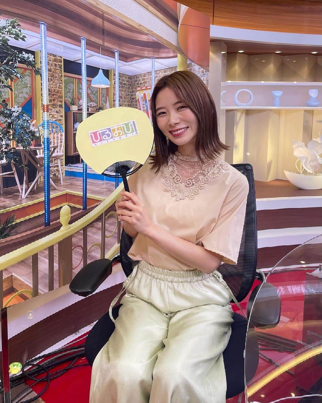 朝日奈央さんのインスタグラム写真 - (朝日奈央Instagram)「ひるおび🧚🏻🤍  水曜日にレギュラー出演中!  今回お勉強になったのは、 曇りでも湿度が高いと 熱中症になってしまう可能性があるという事...😢☁️  最近お天気がコロコロ変わって大変だけど、 みんなで一緒に体調管理に気を付けて健康に過ごそうね〜😆」6月10日 1時33分 - pop_step_asahi