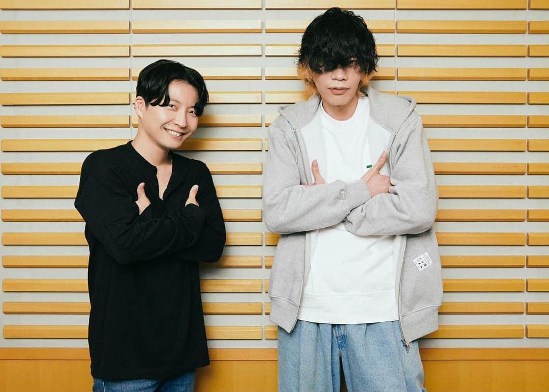 米津玄師のインスタグラム：「⚡️🥶」