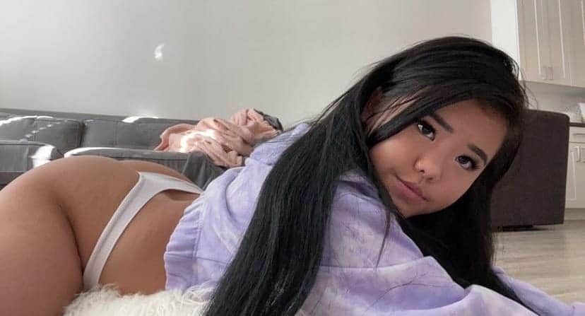 アジアンモデルのインスタグラム：「Delicious bun 🤤 📸 Md: @xogracieolivia 🔻Rate my asian collection🔻  🎀 @xiao_garden — admin page 🎀  🎥 @asian_loli.mp4 — asian hot videos!  🍑 @loli.thread — cute and hot lolli!  💃🏻 @asianmodel.place — asian models community」
