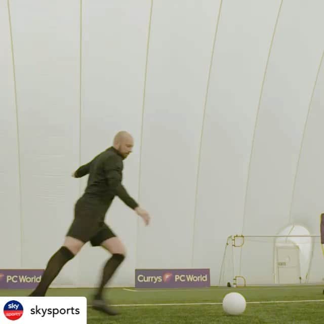 アラン・ハットンのインスタグラム：「Got to love a top bins! 😂🥵🥵 @1jimmybullard」