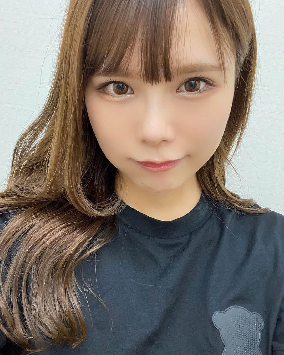 プラネットオシリスさんのインスタグラム写真 - (プラネットオシリスInstagram)「. . みなさま写真集&オンラインサイン会参加券付きの 先行予約はお済みですか📘 . . 一般販売は7月Amazon その前に一足先にゲットしてね！（ハイライトから買えるヨ⭐️） . . そして肩こりと寝てる時の噛み締め防止を赤尾先生( @sbc_akao )に 相談してきたよ🥺✨✨ . 赤尾先生ありがとうございました！ よくなりますように、、✨ . . . #写真集#グラビア#グラビア写真集#水着#インスタグラビア#美容デー#美容」6月10日 18時50分 - planet_osiris