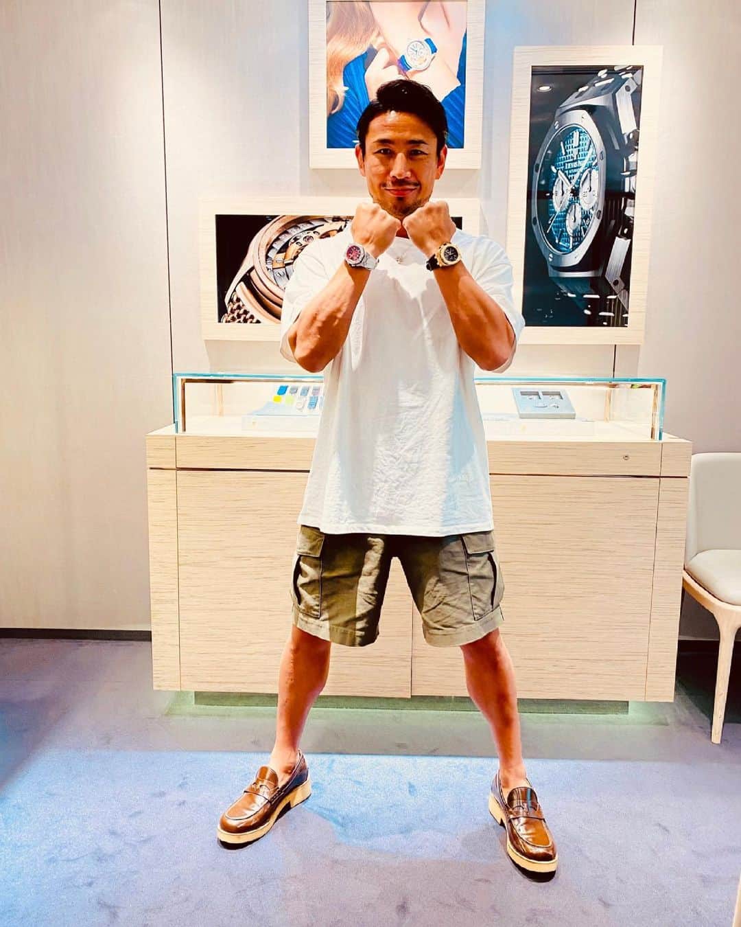 魔裟斗さんのインスタグラム写真 - (魔裟斗Instagram)「時計のベルトが傷んでいたので新しいラバーベルトに変えてきた。 新しい時計が来たようで嬉しい！ #魔裟斗」6月10日 19時17分 - masato.official