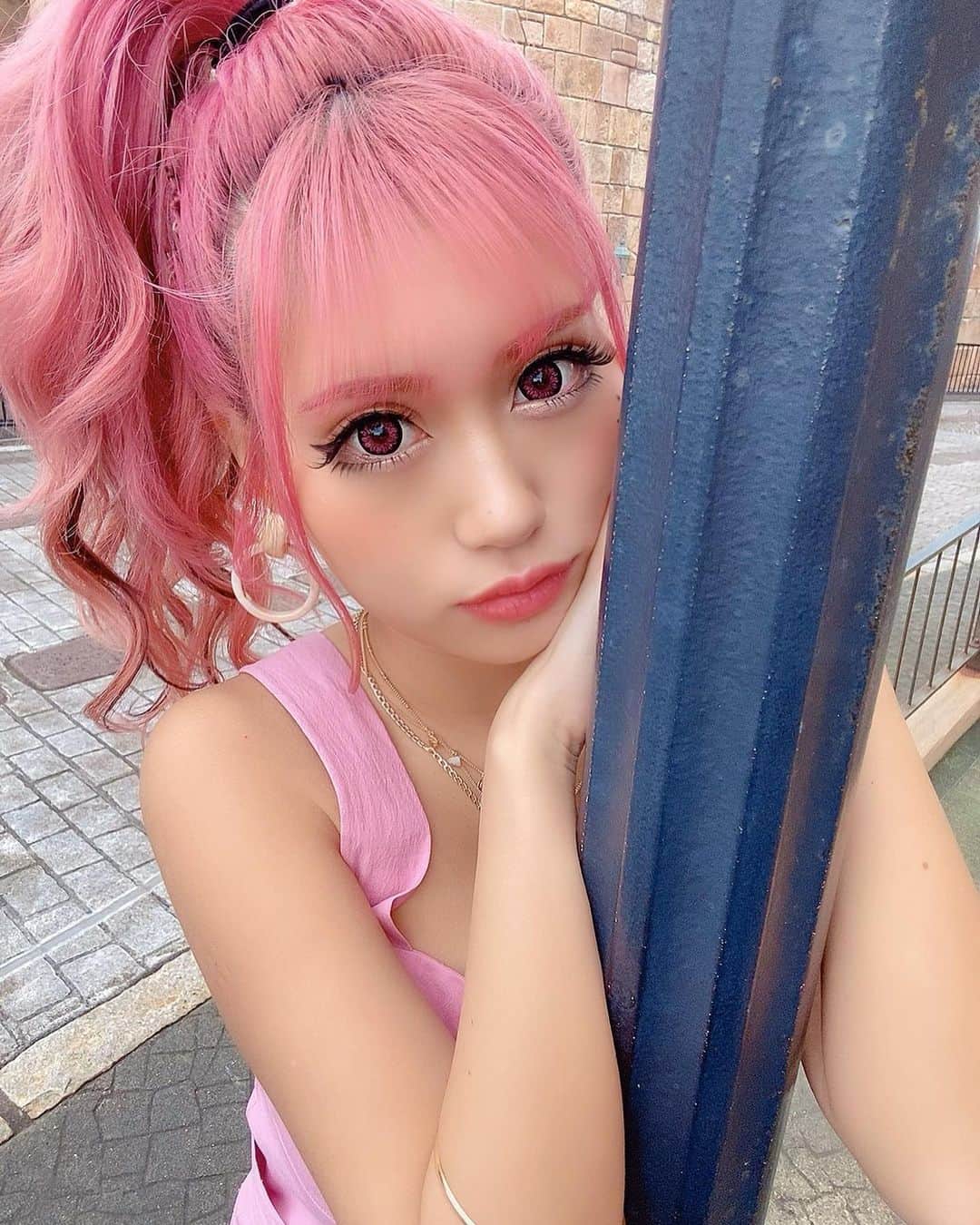 あいめろ姫のインスタグラム：「珍しくポニテ👱🏼‍♀️💕💕💕  #あいちゃんコーデ」