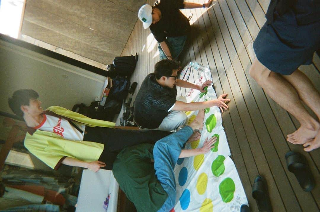 守屋光治のインスタグラム：「メンズノンノ7月号発売中です。 成田が卒業してしまいましたね。 悲しいですが、まだ僕は頑張ります。 隼也の下にいます。  モデルブックも是非みてね。」