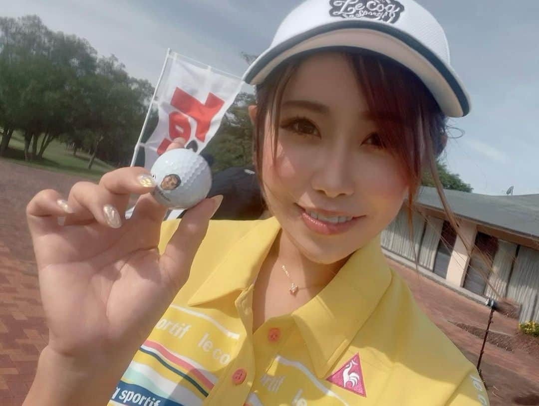 渡瀬茜さんのインスタグラム写真 - (渡瀬茜Instagram)「GTB CUP今月は23日⛳️ 楽しみだなぁ🤗💓2ヶ月ちょっと前からスランプに入っていて、GTB CUPチーム賞のボール生還ゲーム前回渡瀬チームのボールが無くなったのは私が犯人です🙋‍♀️💦 あれから練習しまくってなんとか調子が戻ってきてるから次はボール生還させるぞ！！！  ボール生還ゲームのボールは4月に @taylormade_golf_japan  から発売されたTAYLOR MADE(テーラーメイド) TP5 pix(ティーピーファイブ ピックス) 　  今なら契約プロの顔イラストシールが付いてくる！😆  #ボールもテーラーメイド#taylormade#テーラーメイド#TP5#TP5X#GTバーディーズ#ゴルはトゥデイ#バーディーズカップ#美浦ゴルフ倶楽部 #バーディーズカップまでに仕上げます」6月10日 14時18分 - wataseakane1