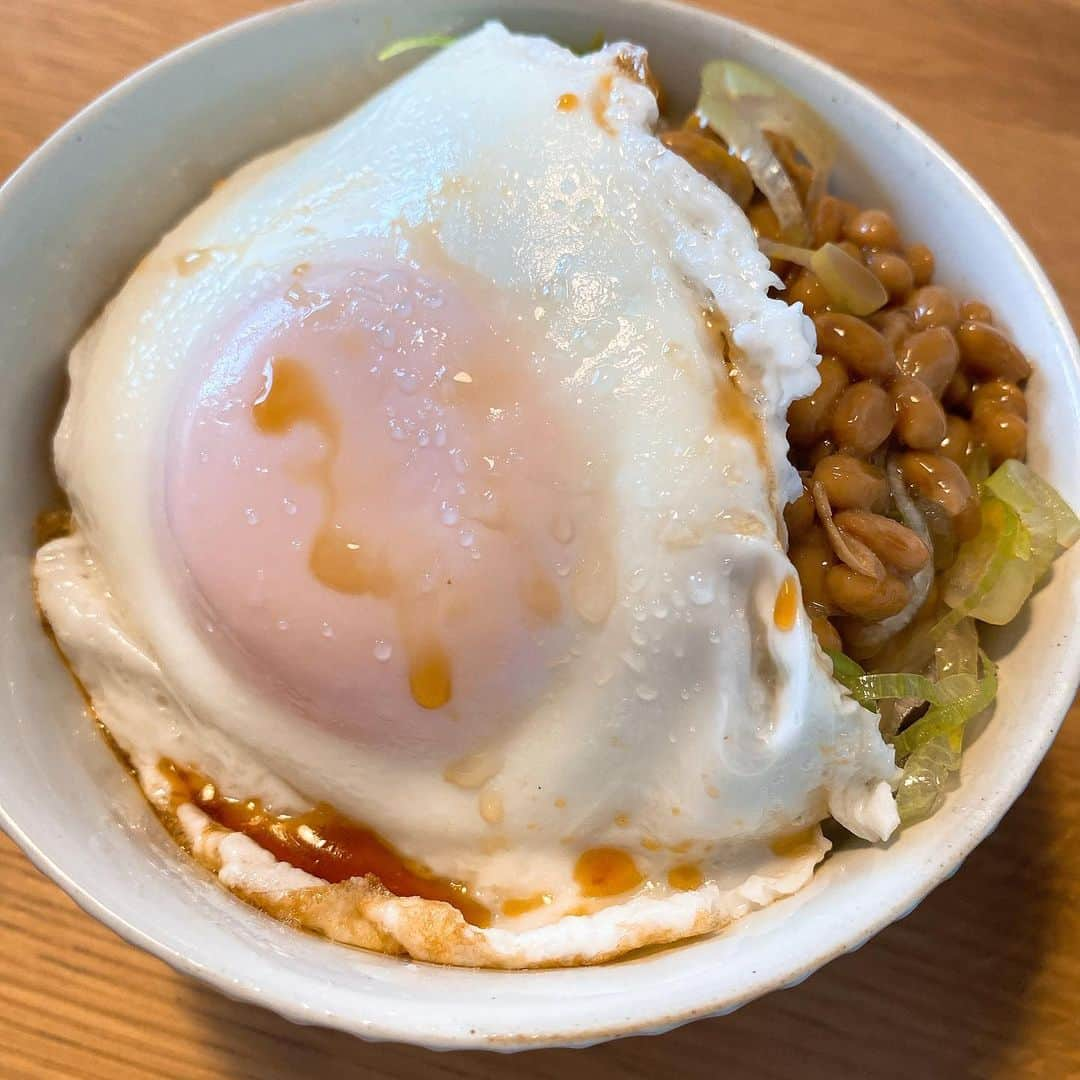 おたけさんのインスタグラム写真 - (おたけInstagram)「ダイエット飯。  何気ない1日の食事。  朝昼晩です。  こんなん毎日たべてます。 全く映えませんがこれが現実です。  痩せたい方マネしてみてね。  #ダイエット #痩せる #フィットネス #ジャンポケ #おたけ #水着になろうよ #夏はすぐそこ」6月10日 14時27分 - poket1202