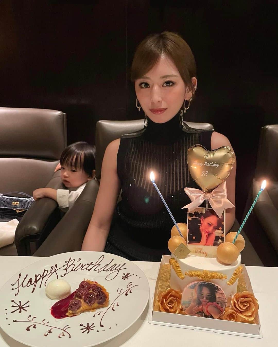 のインスタグラム：「・ ・ 誕生日のお祝いコメントやDMをくださった皆様 本当にありがとうございました🤍 ・ 全て目を通してたくさんの元気をいただきました🤍 ・ ・ 23歳の一年はまた、環境がガラッと変わるので大変なことも勿論あるだろうけどそれ以上に楽しみがいっぱい😆  そしていただいたケーキが 私も息子の誕生日ケーキをお願いした @curana_cake さんでした😳かわいすぎる🥺💕 ・ ・ #mybirthday#birthdaycake#june#23#pontevecchio #誕生日#ケーキ#6月#イタリアン」