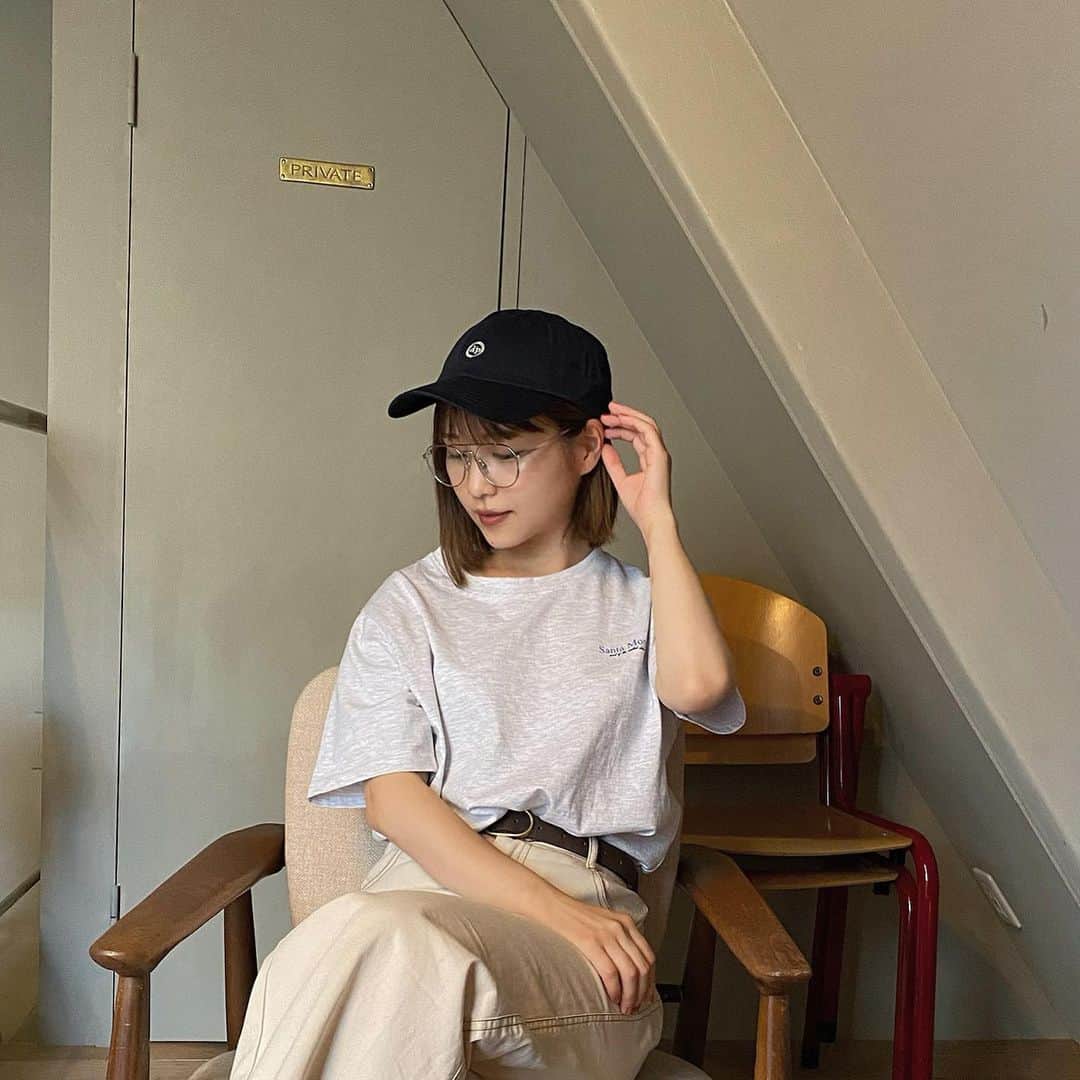 のインスタグラム：「🥽﻿ ﻿ ﻿ ﻿ 夏やでな〜﻿ ﻿ ﻿ ﻿ #コーデ #韓国ファッション  #韓国コーデ #淡色コーデ  #キャップコーデ  #데일리룩 #데일리룩코디 #패션 #오오티디 #코디 #아웃핏 #패션스타그램　 #코디스타그램 #unemansion  #depound  #heather  #ootd」