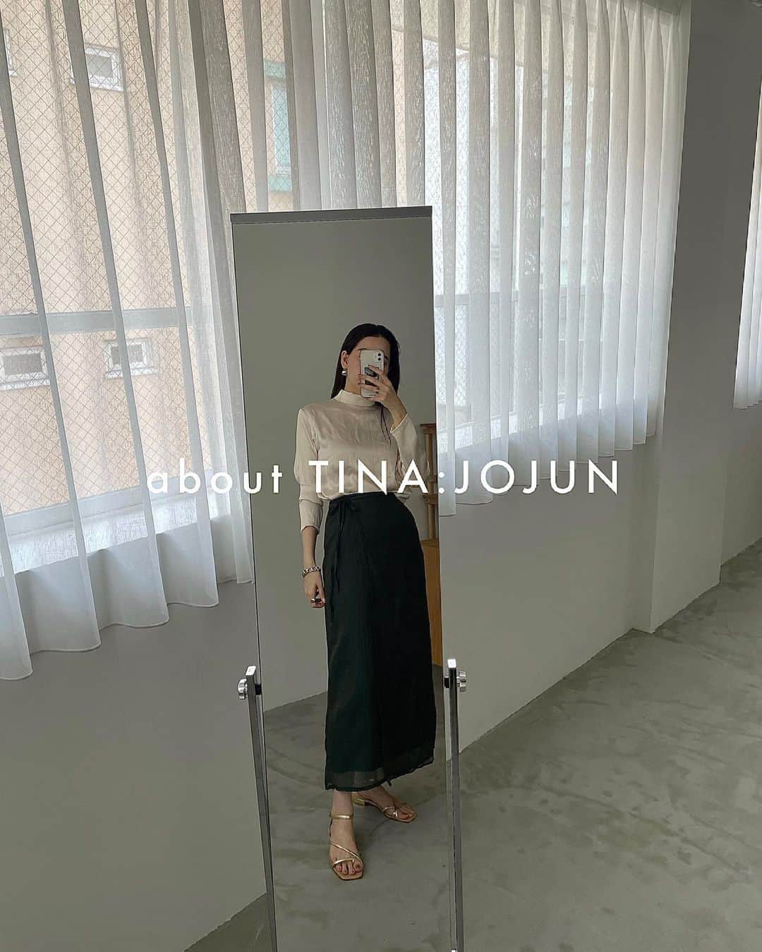 加藤愛里クリスティーナのインスタグラム：「ーご報告ー  この度、TINA:JOJUNは今年9月から東京と大阪に常設店ができることが決定致しました。  場所はまだ公にできないんですけど、東京は新宿近辺、大阪は梅田近辺になります。  T:Jが設立されて5ヶ月が経ちましたが、こんなに早く常設店を開けると思っていませんでした… 毎日多くの方がお店に足を運んでいただいて、Webを見てくださる皆さんがいるからです。 色んな方に愛して頂けていることに感謝しかありません。 いつもありがとうございます。  これからは、いつでもTINA:JOJUNに足を運んで頂けます！ ((期間限定じゃないんだよ！泣いちゃう！😢))  皆さんの居場所になるような、楽しくて落ち着くアットホームなお店を築いていきたいです。  ーーーーーーーーーーーーーーーー  そして常設店ができると言うことは…？  お店を一緒に作り上げていってくれる T:Jスタッフを再度募集します🥺❤️❤️  オープニングスタッフとして、アットホームで明るくて優しくて楽しいお店作りをメンバー全員でしていきたいなと思っています。  採用に関する詳細は本日18時に @tina_jojun の方に投稿をいたします。 興味のある方は一読後、本日から応募していただけます。  沢山の方のご応募お待ちしております😌 一緒に働けるの楽しみにしています💓  ーーーーーーーーーーーーーーーー  p.s. 本当に本当に本当にみんなのおかげで こんな奇跡が起きてしまいました。 お店を持つという夢を皆さんが叶えてくれました。 なので私も皆さん恩返しできるように、これからもこだわり詰まったお洋服を沢山展開していきますので これからもTINA:JOJUNをよろしくお願いします。  lots of love from Team TINA:JOJUN.」