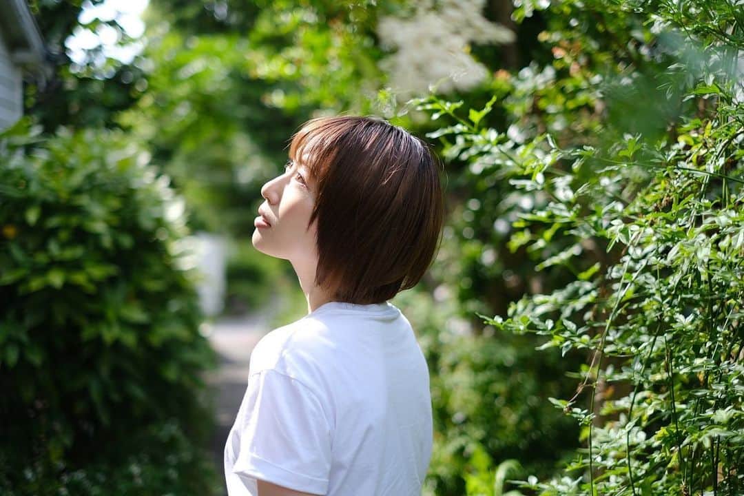 増田有華さんのインスタグラム写真 - (増田有華Instagram)「＊  自然光って本当綺麗🌼  #鼻の中に花が入ってるようにみえなくもない #お気に入りは？」6月10日 17時03分 - masuyuka_official