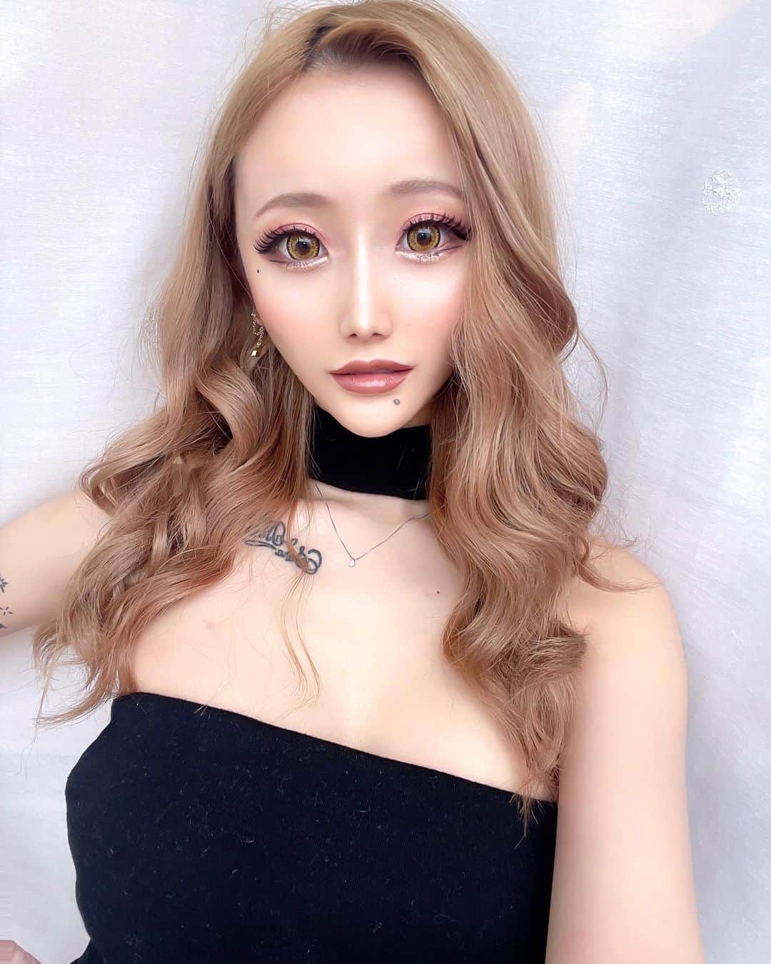 さあちゃむ.のインスタグラム：「❤️‍🔥  なぜ男は愛しの嫁がいるのに浮気するのか に対して カレーと一緒。カレー美味しいけど毎日食べてたら飽きるでしょ？🍛🥄  とゆう話を聞いてわては一生結婚したくないと思った  #女はカレー」