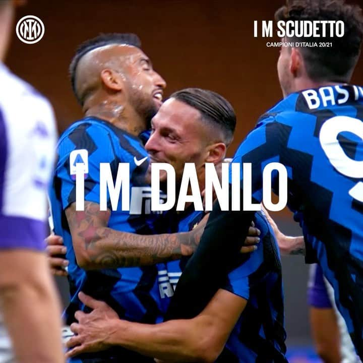 ダニーロ・ダンブロージオのインスタグラム：「🇮🇹🏆🖤💙 @inter #iminter #imdanilo #imscudetto」