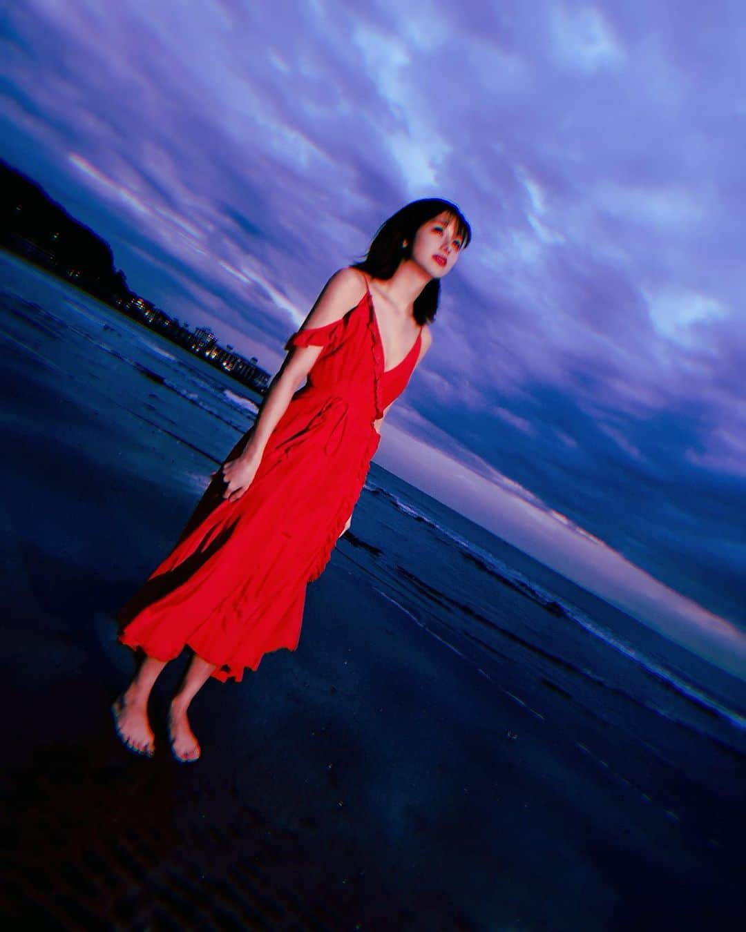 谷川愛梨のインスタグラム：「🌊」