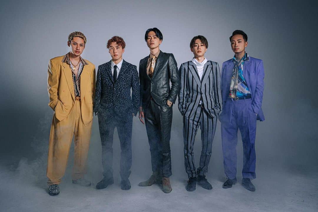 コムドットのインスタグラム：「2,000,000 subscribers !!!!  Photographer @k319w  Stylist @convoy_dog」