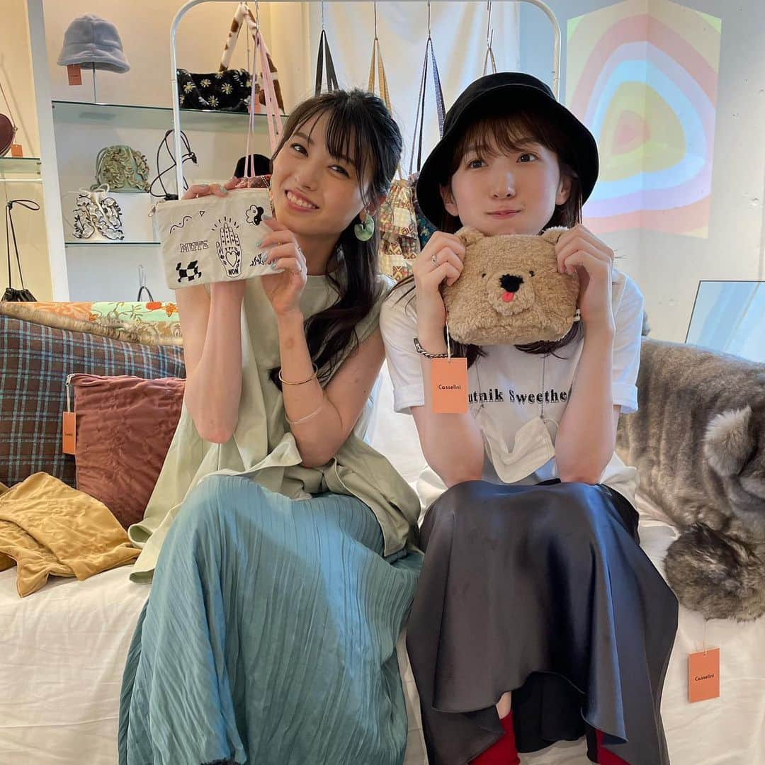 矢島舞美さんのインスタグラム写真 - (矢島舞美Instagram)「. 懐かしのあの子と#casselini の展示会に行ってきたよ♡‼︎ これからのシーズン使えるものもずらーりで可愛かったし、隣にいる子も可愛くてね❤️☺️ 『や〜さん、お揃いにしましょうよ♪』って可愛いこと言ってくれるので、2人で仲良くお揃いゲットする予定です！笑 届くの楽しみだ♡ . . #日比美思」6月10日 23時09分 - maimiyajima_official_uf