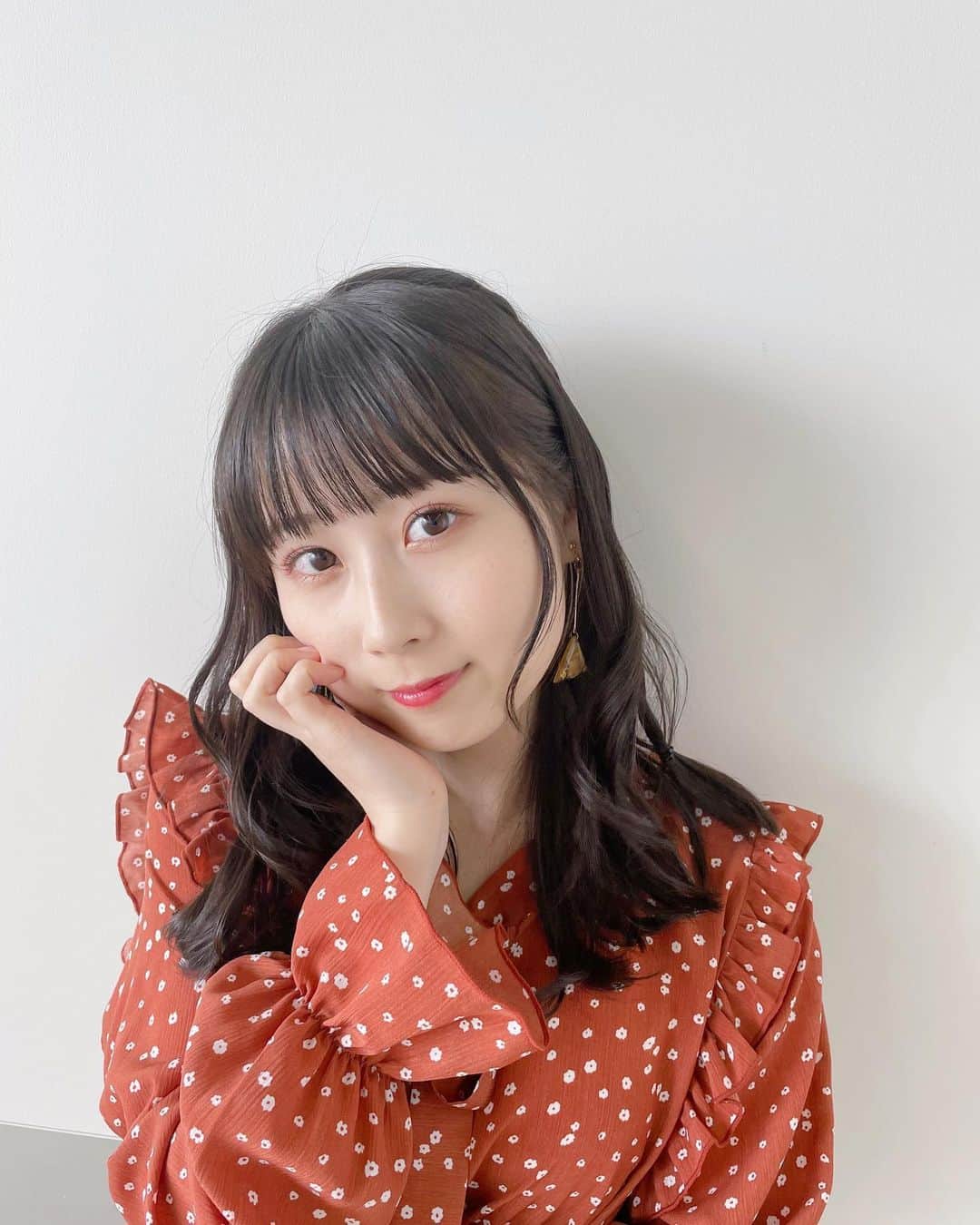 井上瑠夏さんのインスタグラム写真 - (井上瑠夏Instagram)「⋆⸜ ⚘ ⸝⋆﻿ ﻿ 大人っぽくてかわいいイヤリングと、☺︎ ﻿ #retrogirl で一目惚れしたワンピース🌼♡﻿ ﻿ ﻿ おやすみなさい。」6月10日 23時59分 - ruka_inoue48