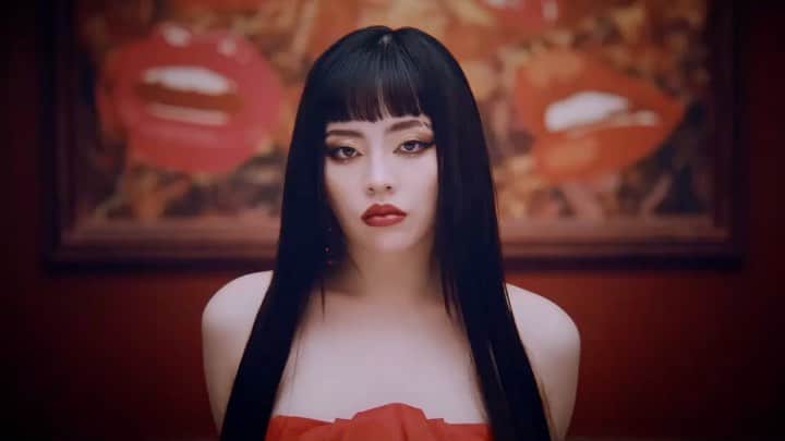 のインスタグラム：「新曲 『華奢なリップ』feat.ちゃんみな 配信開始！  配信リンク https://geniehigh.lnk.to/kyashanalip  Music Video https://youtu.be/XLouH_6hrcY」