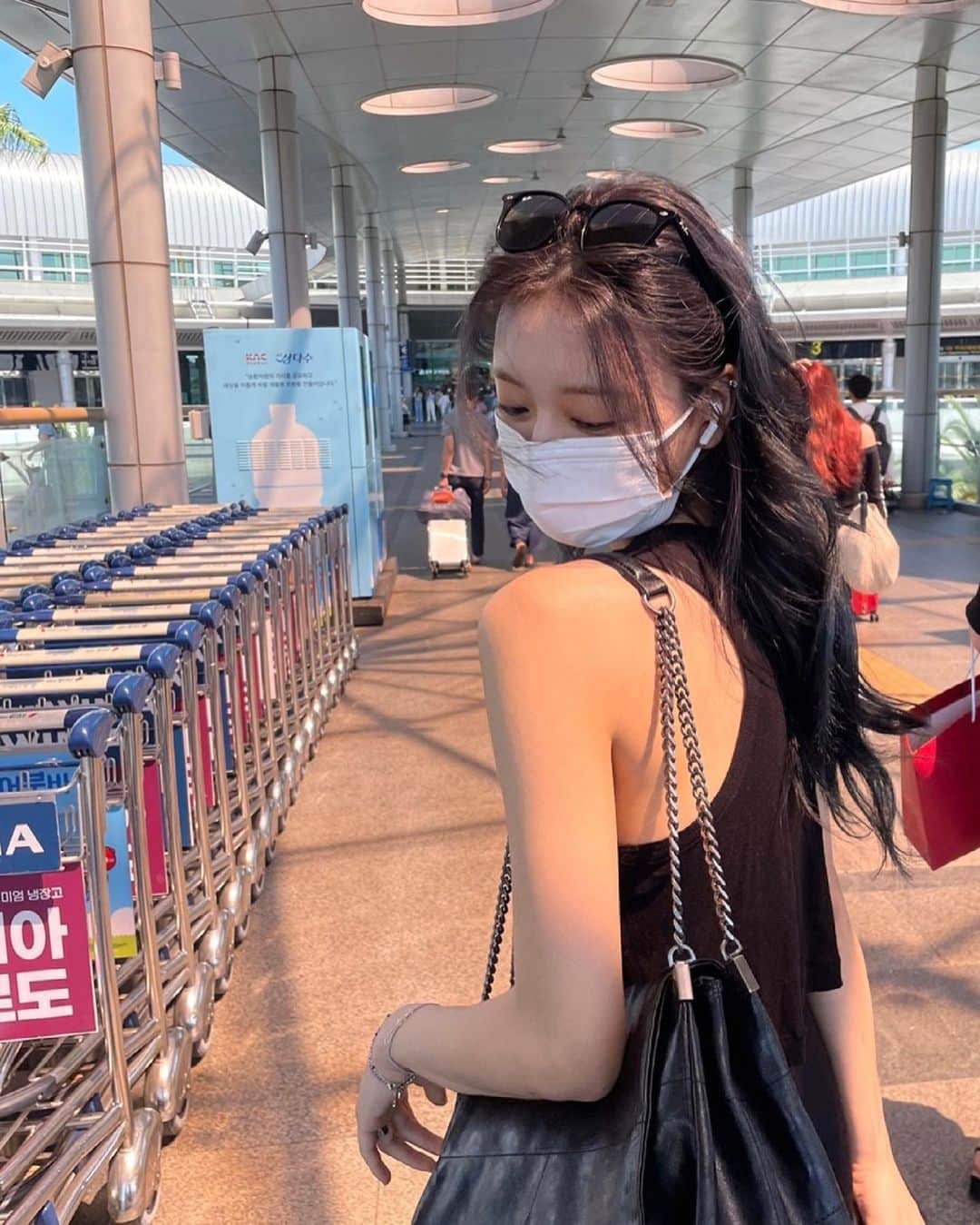 ITZYさんのインスタグラム写真 - (ITZYInstagram)「Byeeee🥰」6月11日 0時58分 - itzy.all.in.us