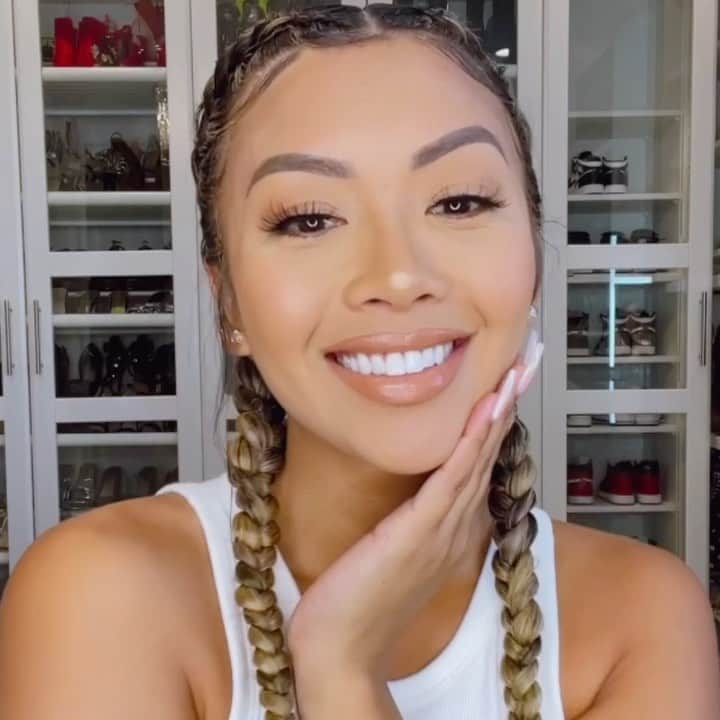 リアン Vのインスタグラム：「Love my new @kissproducts Magnetic Liner and Lashes! 💋 This makes applying lashes so easy! You will be amazed at how simple these are to apply and it’s reusable.   Available now at Walmart, CVS, Ulta, Walgreens, Target and KISSusa.com. #brandpartner  #KISSlashes #KISSMagneticLiner #KISSMagneticLashes #LineLashDone #beautyhacks #targetstyle #ultabeauty #brandpartner」
