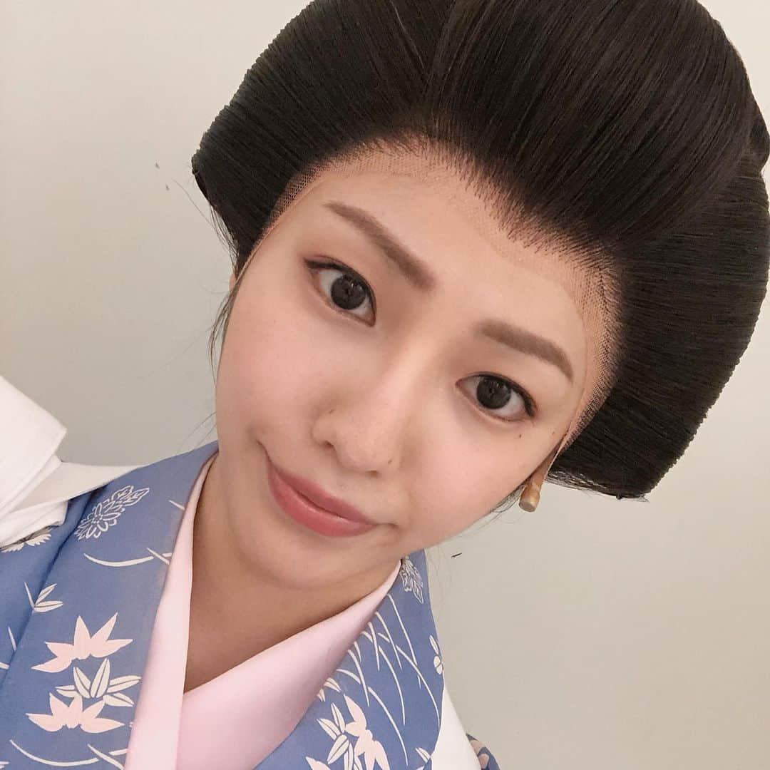 立石晴香さんのインスタグラム写真 - (立石晴香Instagram)「舞台「魔界転生」本日無事大千穐楽を迎えたとご連絡頂きました。 カーテンコールの際、上川さんから私のお名前もご紹介頂いたと伺い最後までお気遣い頂けたこと心から幸せに思いますし上川さんのような人として素敵な人間になれるように努力していきたいと思っています。 他にもたくさん支えてくれたキャストの皆さん、スタッフの皆さんにも心から感謝します。 キャストの方が送ってくれた、ちゃんとすずの分もあるからねーと沢山癒しと勇気をもらいました。  また別の作品でご一緒できるように今はただただ前に進んで精進してまいりたいと思います。 また今回お会いできなかったファンの皆さまにはまたお会いできるように努力を重ねてまいります。  この状況下の中舞台に足を運んでくださった皆様本当にありがとうございました！！ 生きていく中でエンターテイメントは切っても切り離せないもので皆さまの中で少しでも日々の中の癒しとなるように業界のみんなでエンタメ業界を盛り上げていきたいと思っています✨  たくさんの方のサポートに心から感謝しています😊 またこのようなことがないようにしっかりできる処置をとり新しい作品を迎えられるように日々準備してまいります。 キャストの皆さん、スタッフの皆さん、もちろんファンの皆さんも心から愛してます✨  わたしはこのような形となってしまい大変申し訳ありませんでしたが魔界転生という素晴らしい作品を応援頂き本当にありがとうございました。  おすず/立石晴香」6月11日 2時01分 - haruka_tateishi