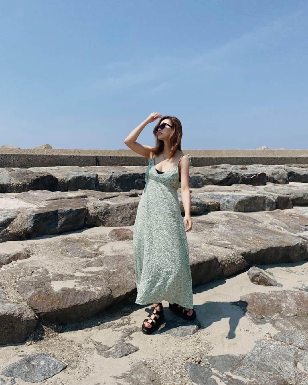 杉本美穂さんのインスタグラム写真 - (杉本美穂Instagram)「@esutoreja のワンピース👗💚 夏はこういうワンピースをさらっと1枚で着たいね🌞  #esutoreja #esutorejasnap #esutorejaコーデ」6月11日 11時02分 - sgmt_miho