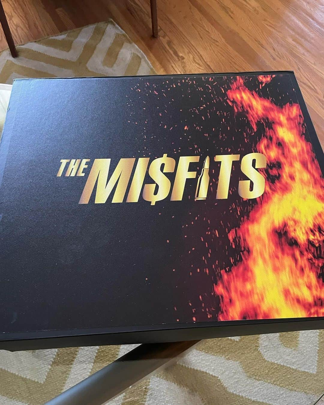 ジェリー・トレイナーのインスタグラム：「About to pour a martini and watch the virtual premiere of #TheMisfitsMovie! I love a good heist film and Brosnan always delivers!」