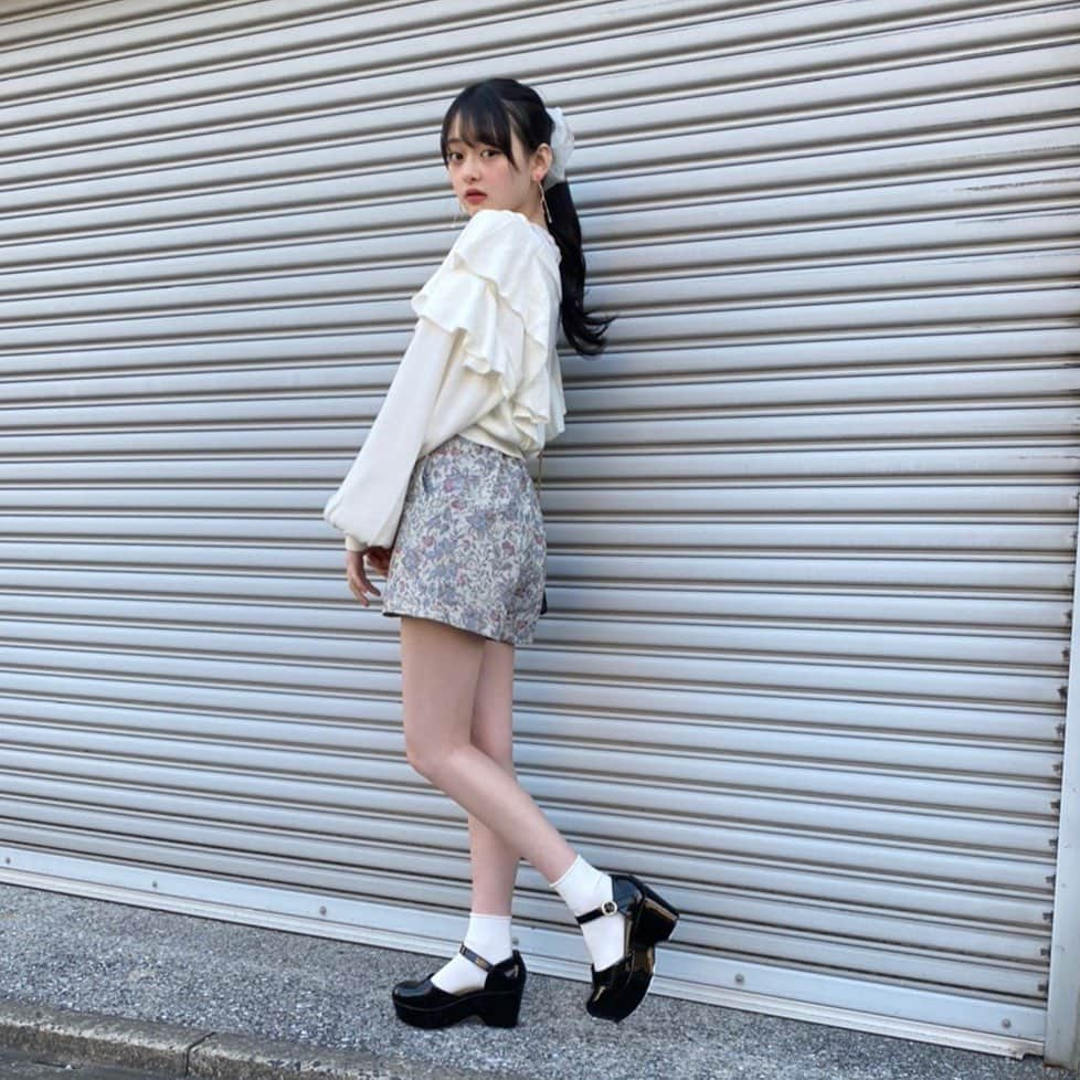 高比良由菜さんのインスタグラム写真 - (高比良由菜Instagram)「・ 5月号の私服総選挙のコーデです♥ ニコラTVでも紹介されてます！ ・ 投票結果は8月号です☺️ お楽しみに✨ ・ #高比良由菜#ゆなな#ニコラ#nicola#ニコモ#5月号私服総選挙」5月18日 20時39分 - yuna_takahira_official