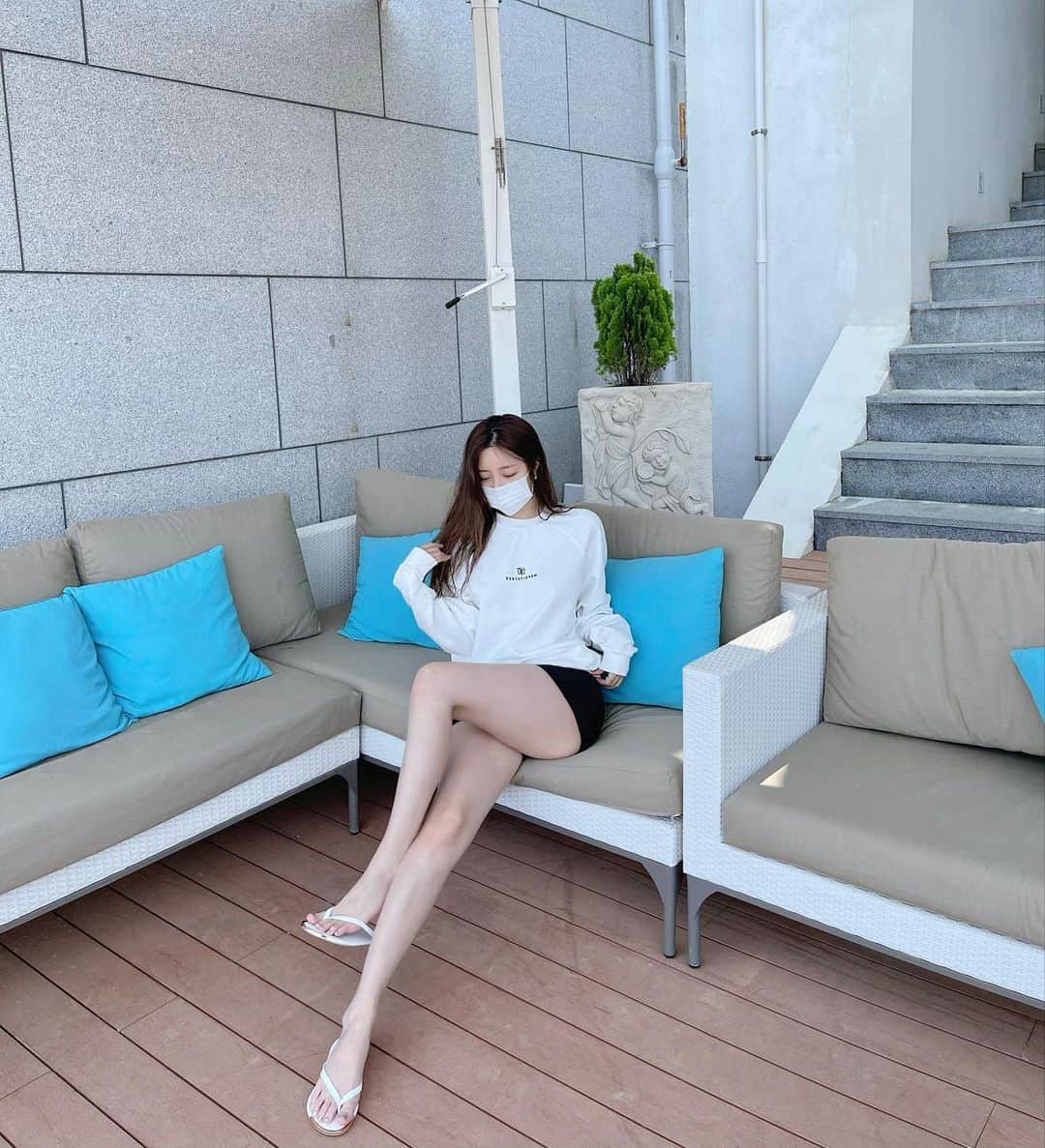 Choi Somiさんのインスタグラム写真 - (Choi SomiInstagram)「⠀⠀⠀⠀ #글랜더 #glander  머리도 안 말리고 모해?」5月18日 20時43分 - cxxsomi