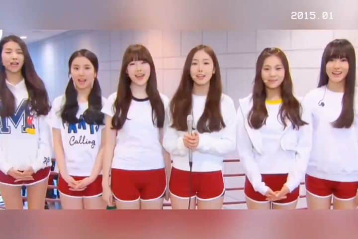 ソウォンのインスタグラム：「"Hello we are #GFRIEND!"  why does watching this hurt so much... they've been through a lot for the past 7 years and i refuse to believe the announcement source music dropped this morning... there has to be a reason and a good explanation why they did that out of nowhere💔  video cr: 116bubble」