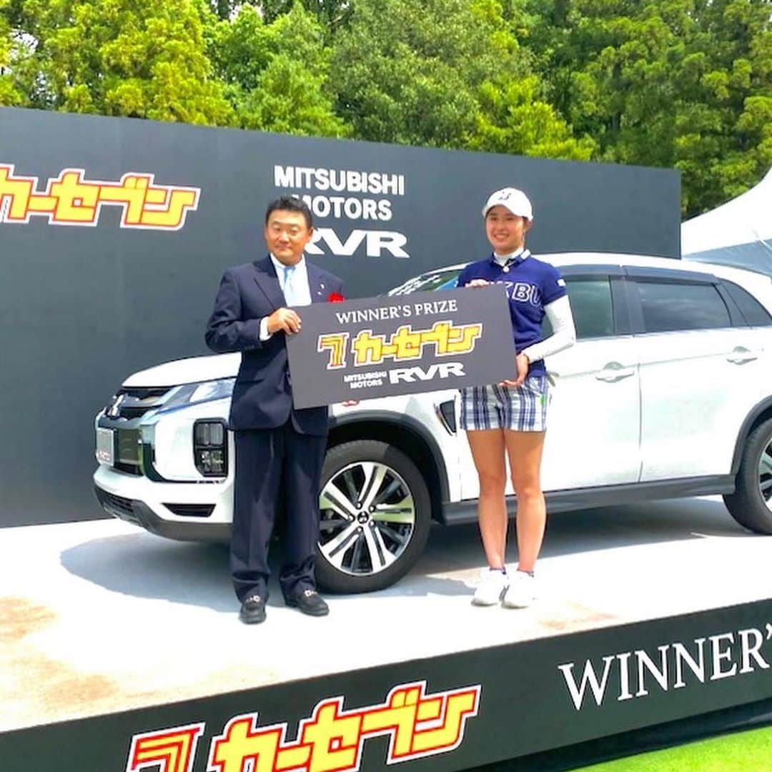 【公式】カーセブン（株式会社カーセブンディベロプメント）のインスタグラム：「5/14-5/16にかけて開催された 「保険の窓口レディース」にて、 カーセブンが優勝副賞を提供しました🏆  優勝は大里桃子プロ🏅 @chanmomo810  素晴らしい試合でした🌟  おめでとうございます！  @sevensgolf_carseven  ゴルフに関する情報を発信しています⛳️ 是非フォローして下さい👌  #カーセブン #ゴルフ好きな人と繋がりたい #車好き #car #車好きな人と繋がりたい #セブンスゴルフ #ゴルフ男子 #ゴルフ女子 #ゴルフ初心者 #インスタゴルフ部 #ゴルフ好き #いいね返し #筋トレ女子 #ゴルフ動画 #ゴルフプロ #ラウンド #ゴルフバカ #ゴルフ部 #インスタゴルフ部 #ゴルフツアー #大会」