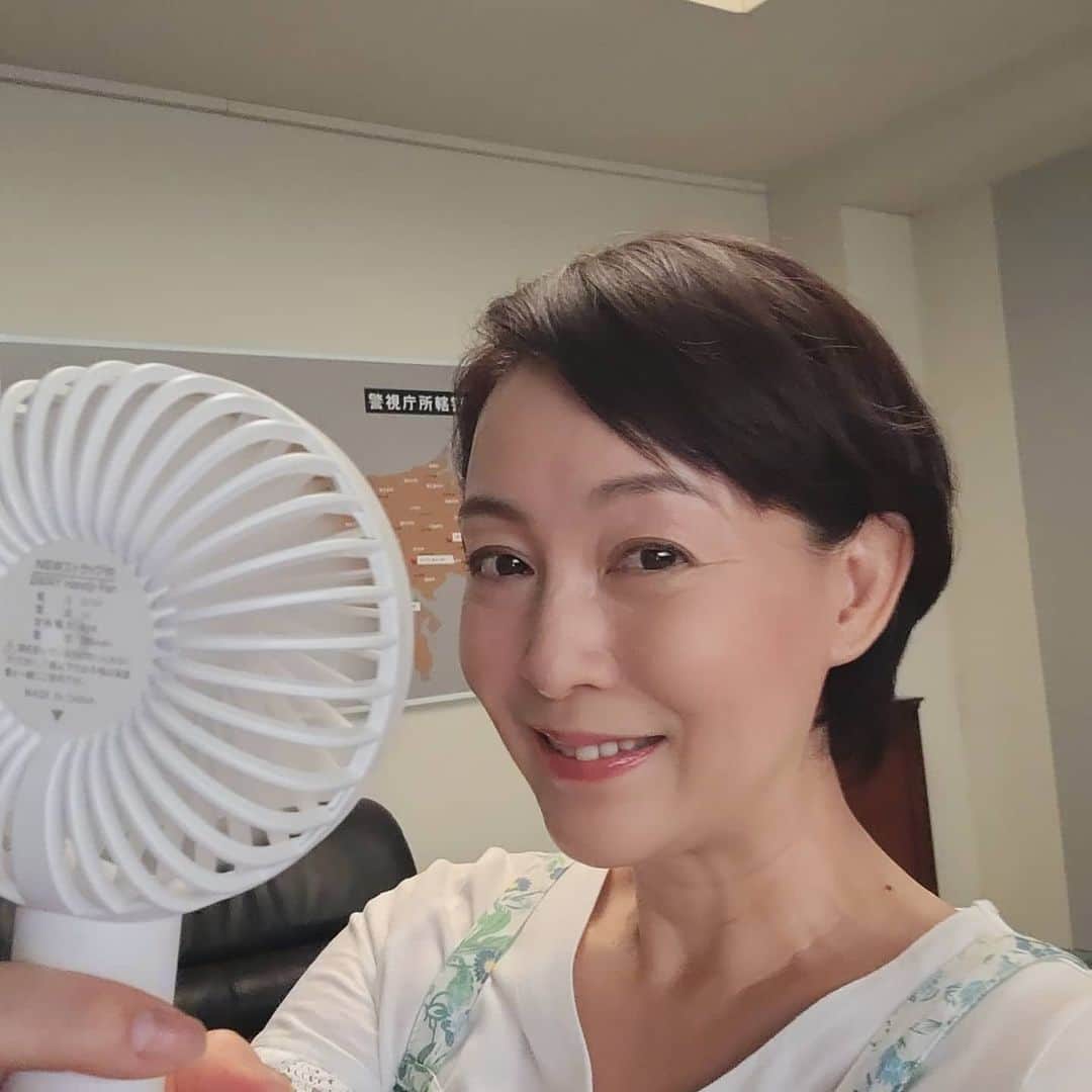 床嶋佳子さんのインスタグラム写真 - (床嶋佳子Instagram)「こんにちは‼️ もう現場では扇風機登場です！ 蒸し暑い季節到来ですね。😆💦」5月18日 16時46分 - yoshiko.tokoshima