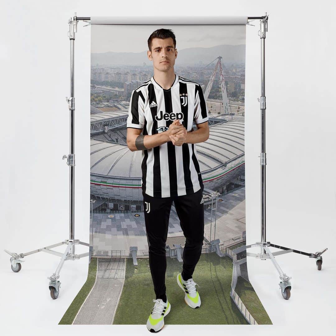 アルバロ・モラタのインスタグラム：「👕👌 #ForzaJuve」